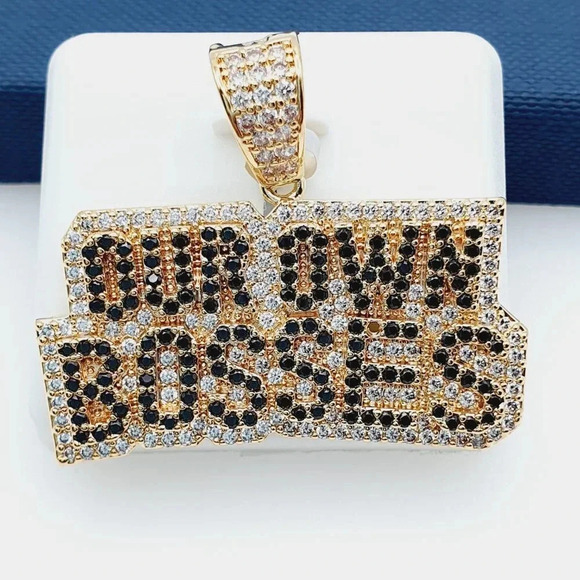 JIMMY CHOO GENUINE CALFSKIN ANIMALPRINT SPOILERS AT TEMPLES  display picture 3